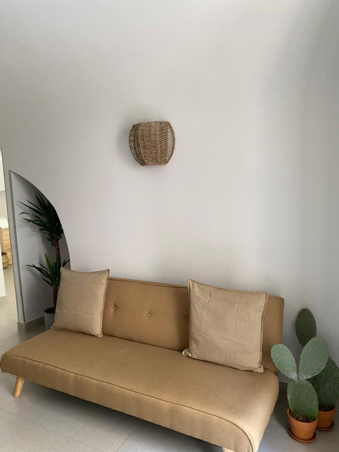 Logico #124 Home Bari Esterno foto