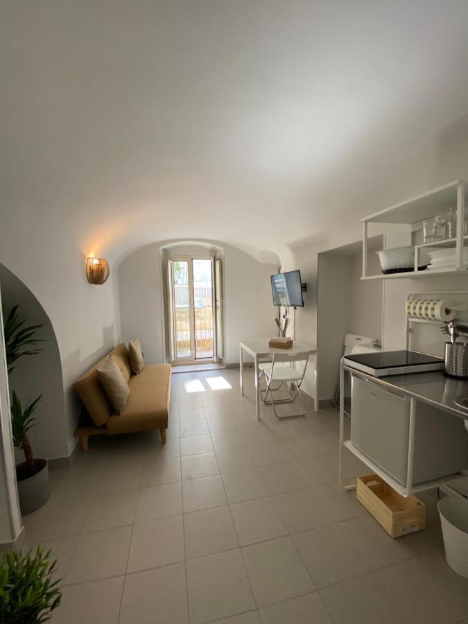 Logico #124 Home Bari Esterno foto